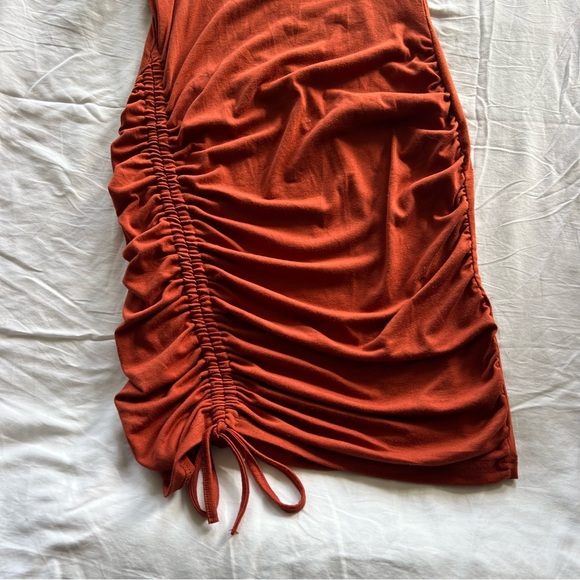 Sleeveless Ruched Rust Dress - Picture 2 of 8